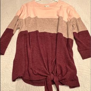 Nine Britton light weight sweater with tie. Size 1Xl